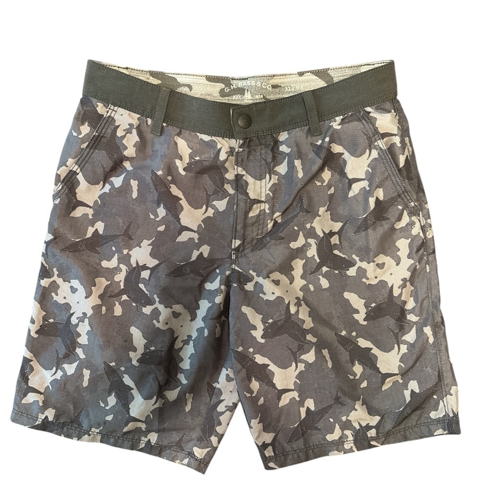 GH Bass & Co Explorer Men’s shorts size 32‎ Shark camo